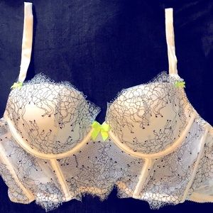 Victoria’s Secret Very Sexy Demi